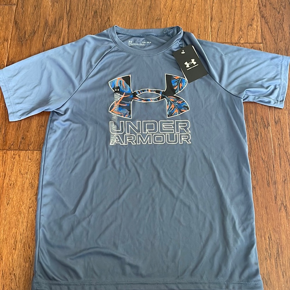 NWT YLG Under Armour Short Sleeve Shirt